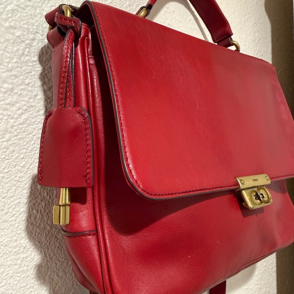 Cherry 🍒 red leather Fossil Memoir Novel flap crossbody handbag - Picture 4 of 15